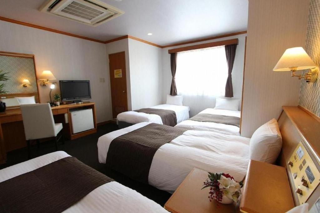 Hotel Livemax Budget Naha Tomarikou Extérieur photo